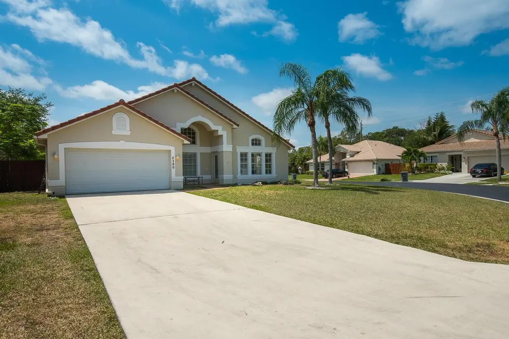 4380 Sunset Cay Circle Boynton Beach FL 33436
