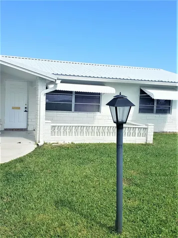 627 SW 21st Circle Boynton Beach FL 33426