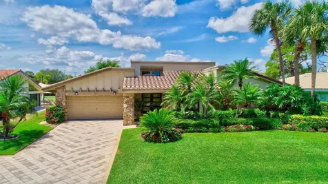 814 Foxpointe Circle Delray Beach FL 33445