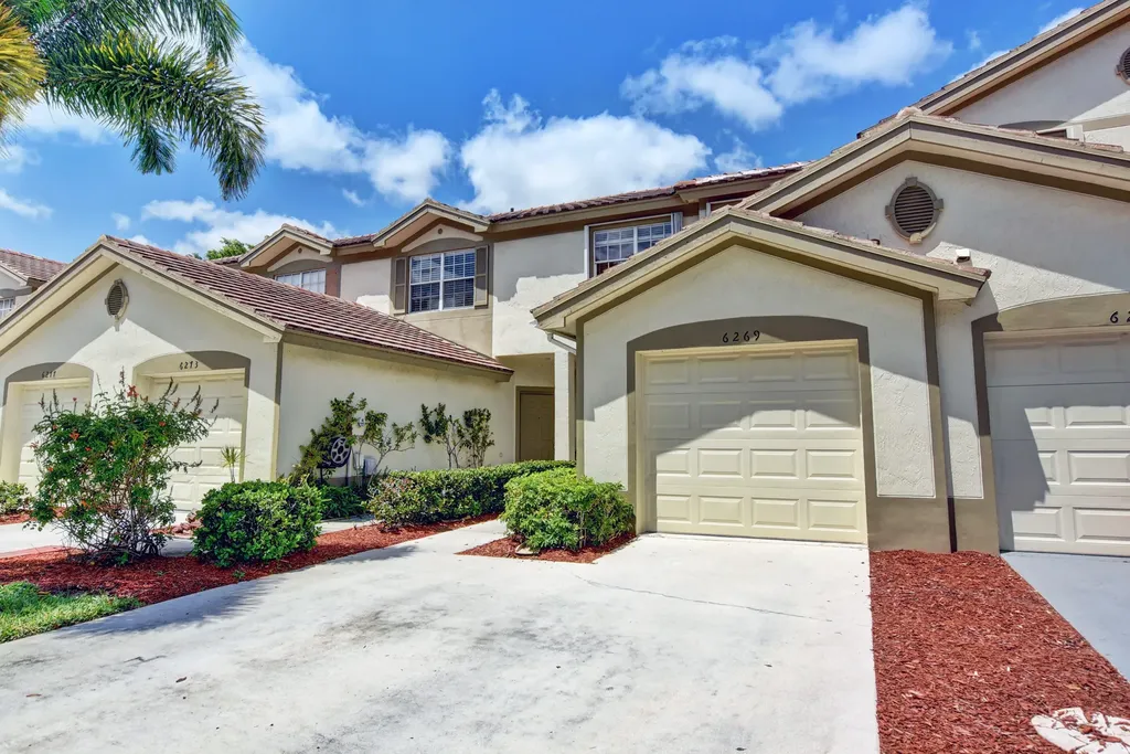 6269 Crescent Lake Way Lake Worth FL 33463