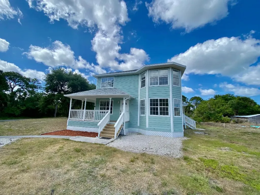 240 W Del Mundo Street Fort Pierce FL 34946