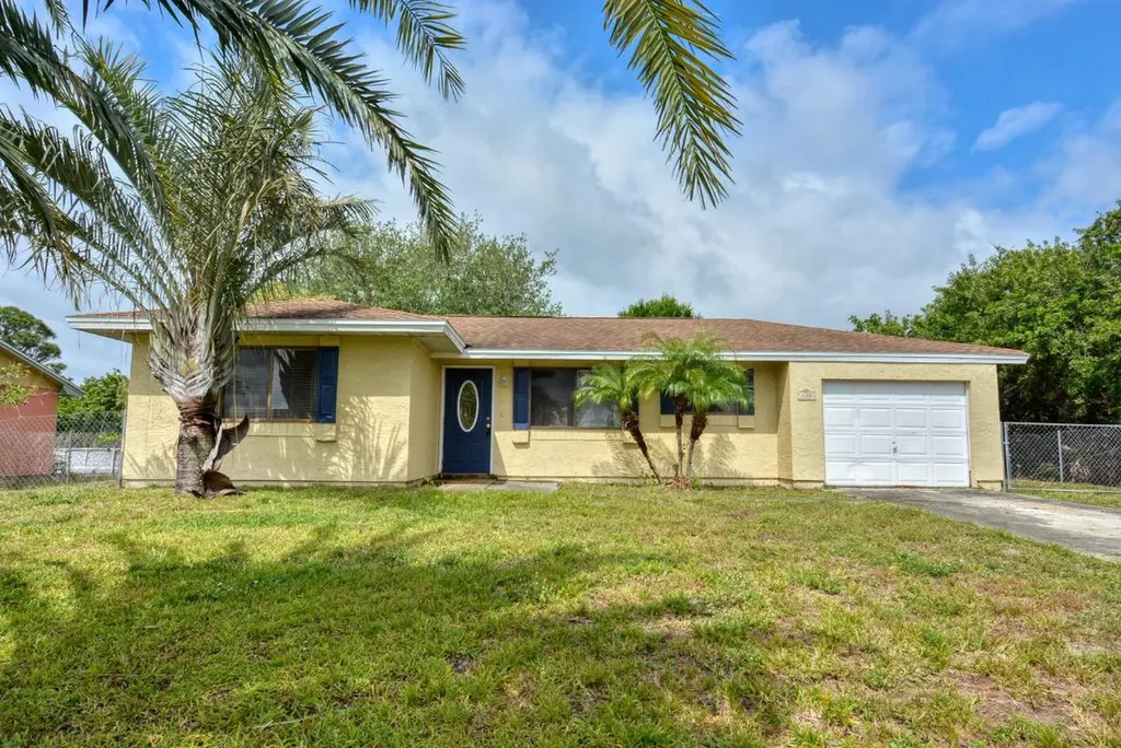 438 NW Bayshore Boulevard Port St Lucie FL 34983