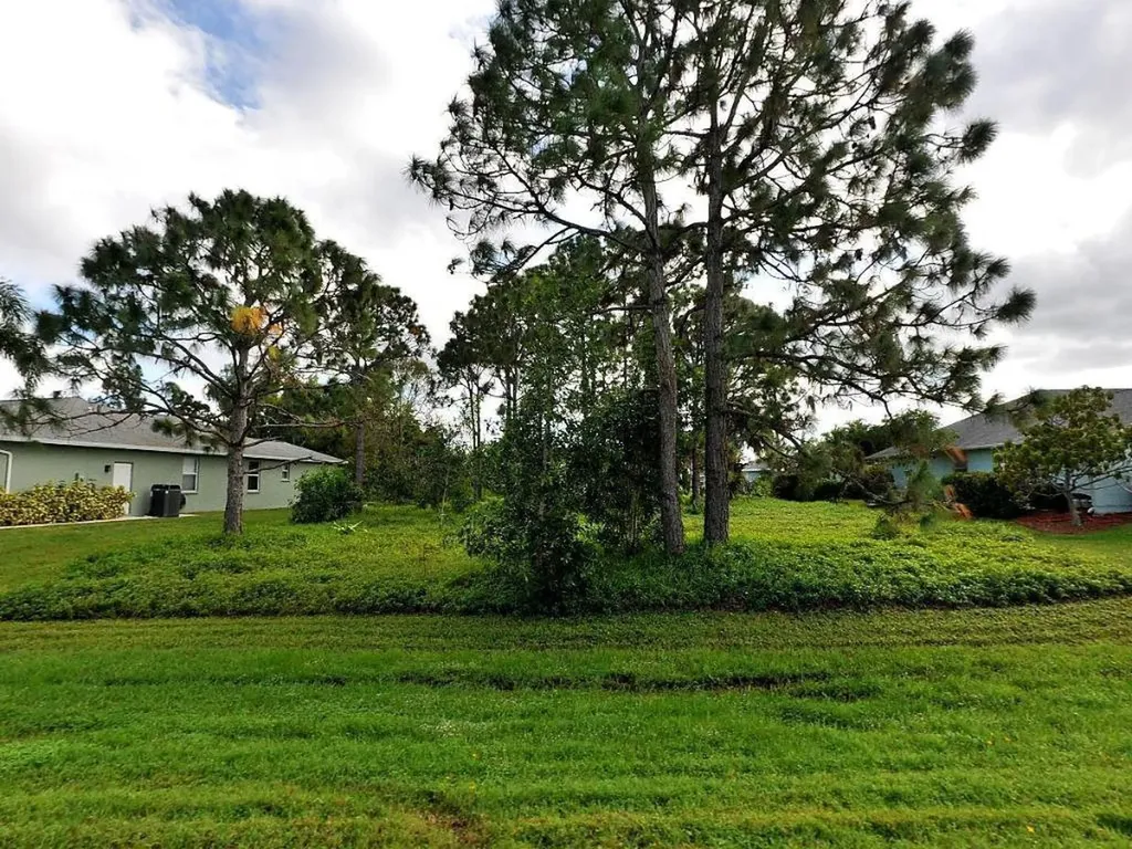 3396 SE East Snow Road Port St Lucie FL 34984