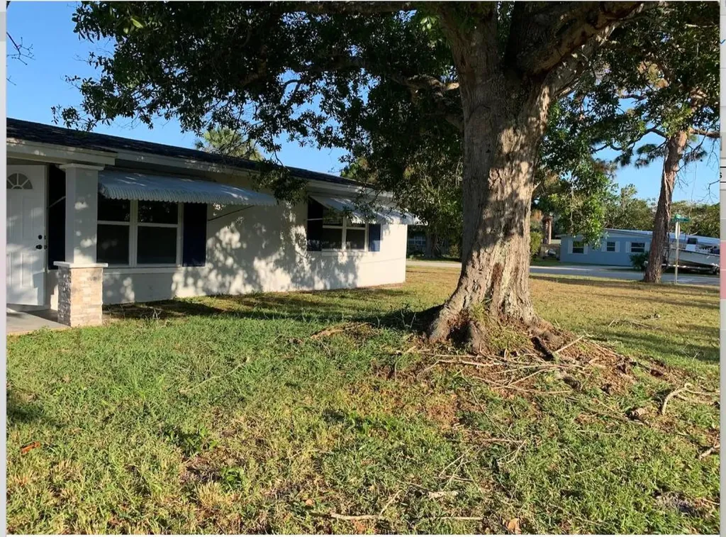 3177 NE Lake Avenue Jensen Beach FL 34957