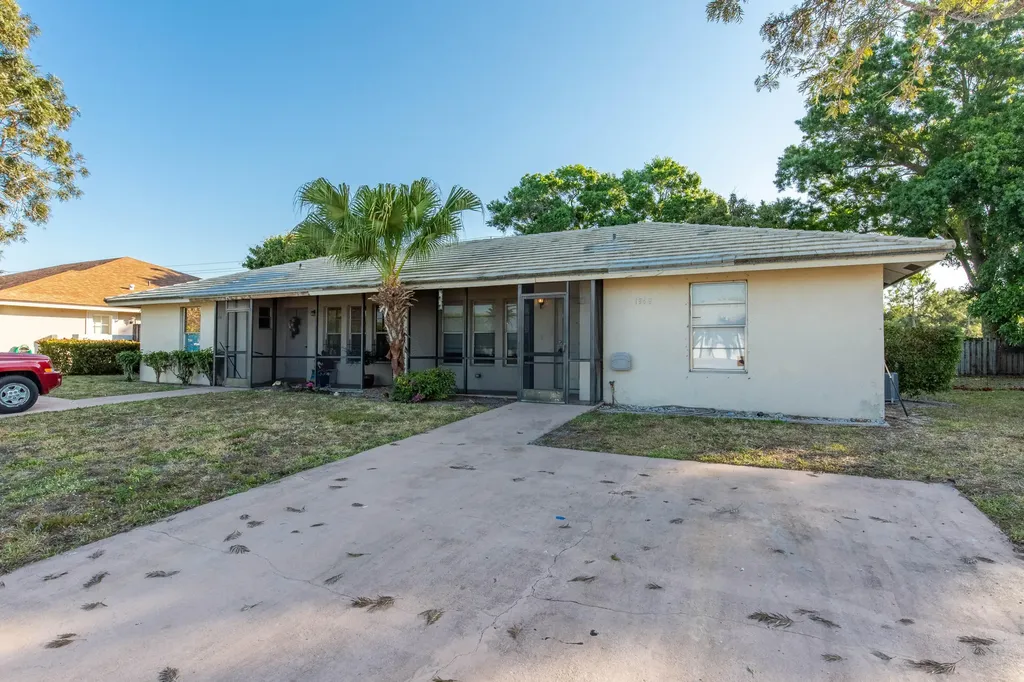 1348 Riverside Circle Wellington FL 33414