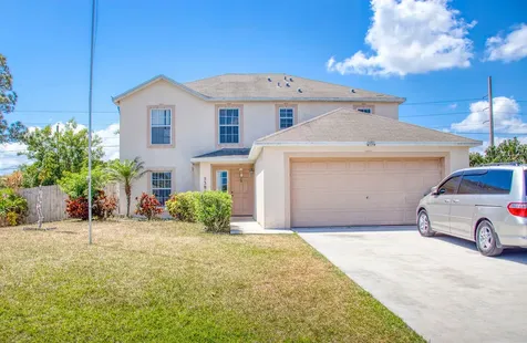 538 SE Chapman Avenue Port St Lucie FL 34984