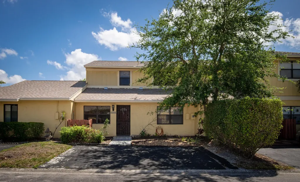 5338 Jog Lane Delray Beach FL 33484