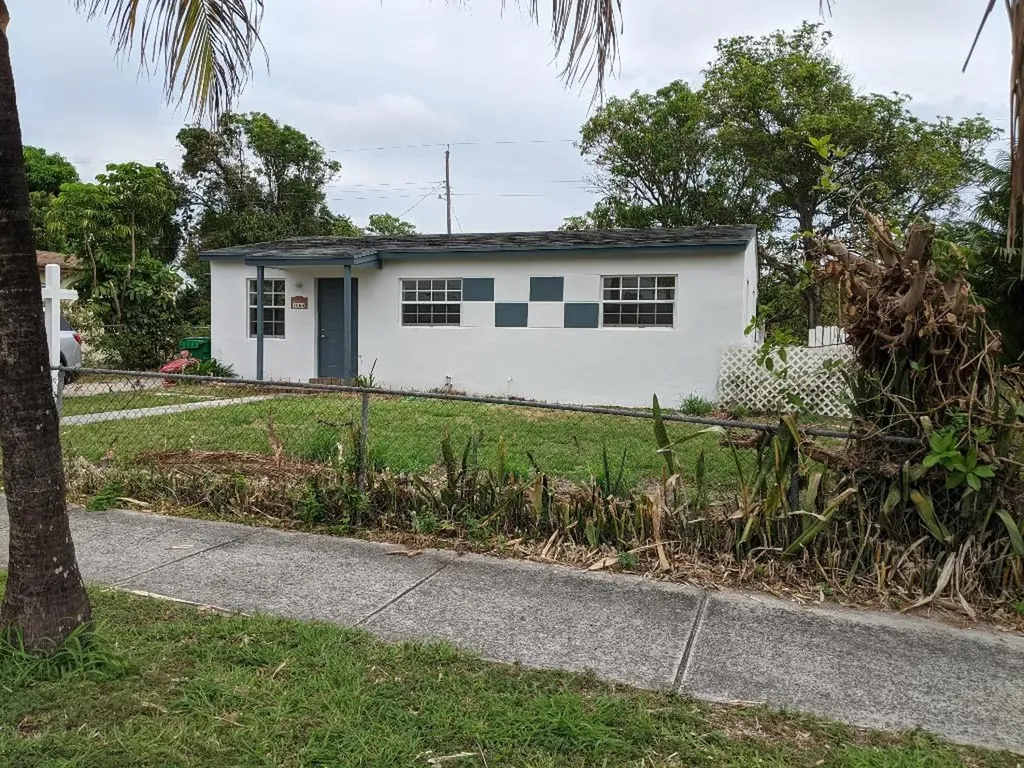 1064 W 27th Street Riviera Beach FL 33404