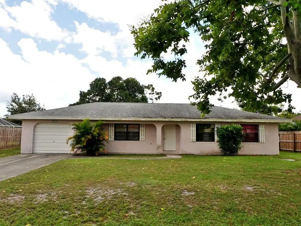 262 NE Sagamore Terrace Port St Lucie FL 34983