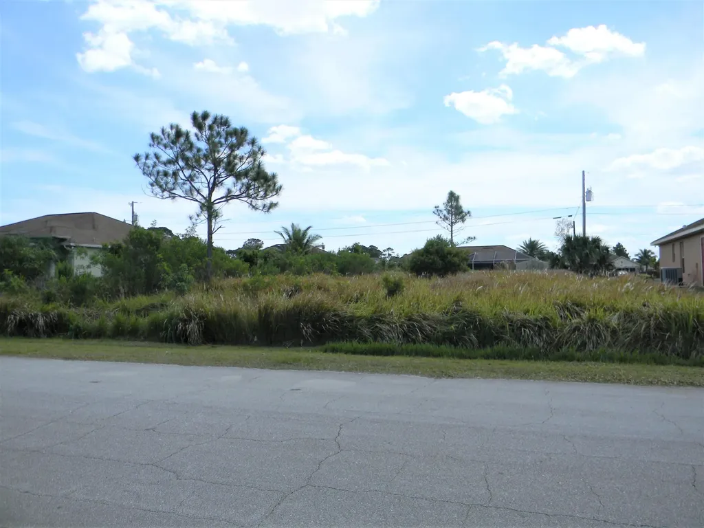 1717 SW Commargo Street Port St Lucie FL 34987