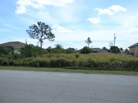 1717 SW Commargo Street Port St Lucie FL 34987