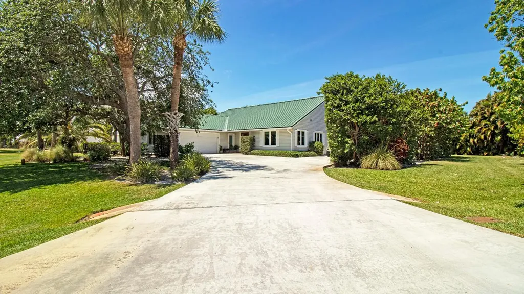 8589 SE Wilkes Place Hobe Sound FL 33455