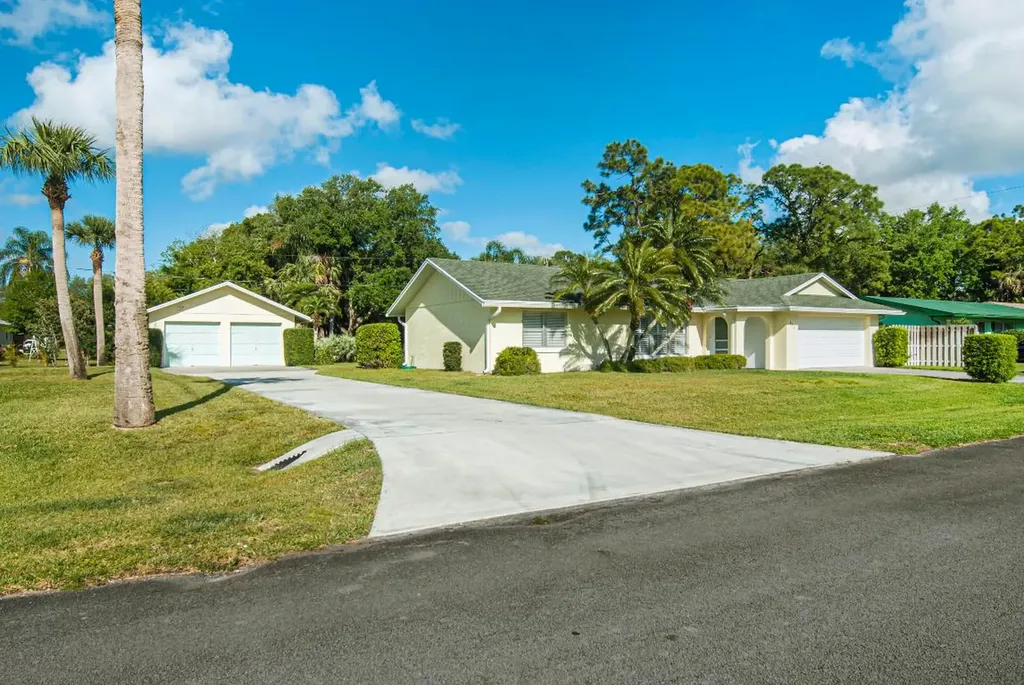 656 Braddock Street Sebastian FL 32958