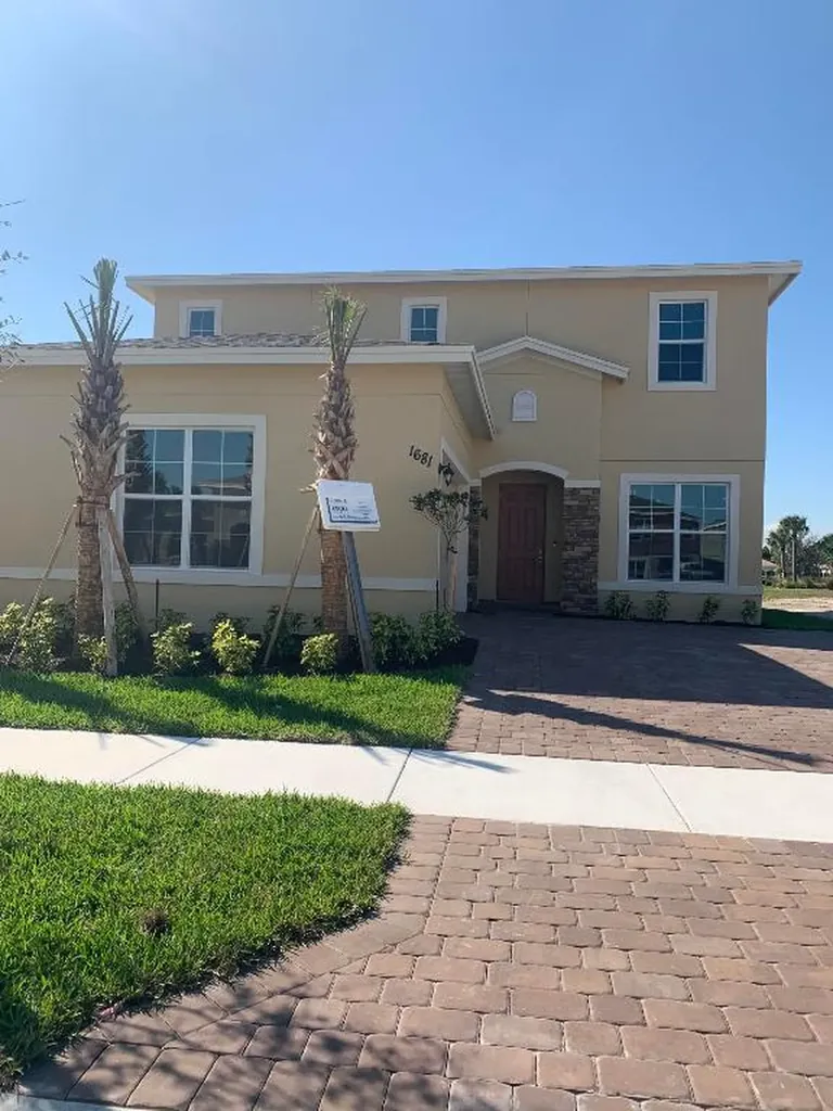 1681 NW Vivanco Street Port St Lucie FL 34986