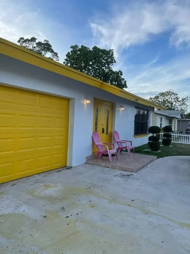 1995 NW 1st Street Boynton Beach FL 33435