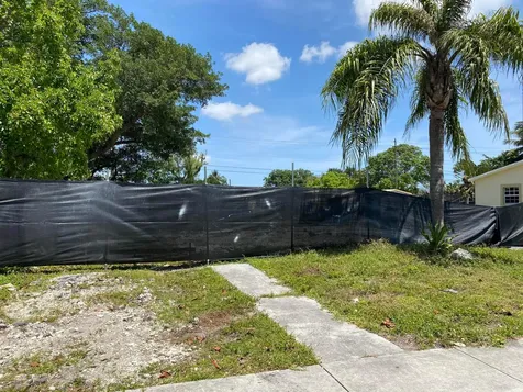 3931 SW 27th Street West Park FL 33023