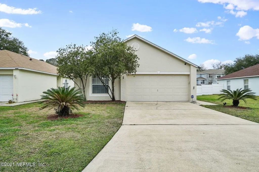 8250 Oak Crossing Drive W Jacksonville FL 32244