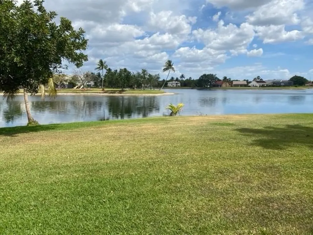 6807 Lake Island Drive Lake Worth FL 33467