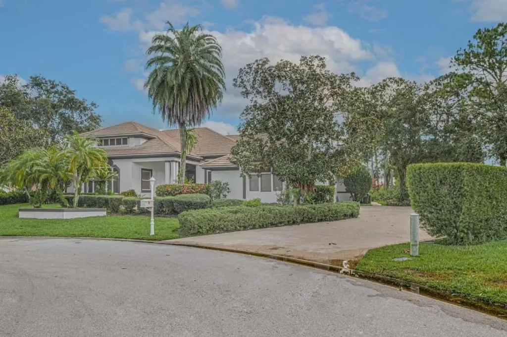 1422 SW Bluebird Cove Port St Lucie FL 34986