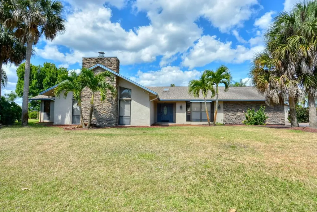 2486 SE Elston Street Port St Lucie FL 34952