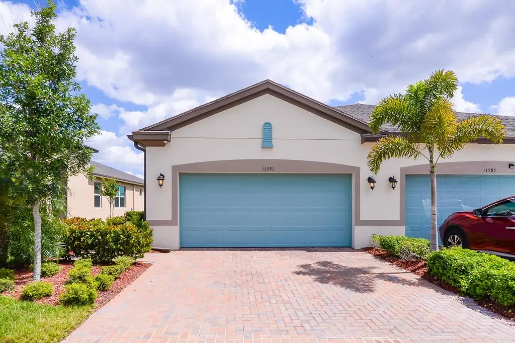 11591 SW Lake Park Drive Port St Lucie FL 34987