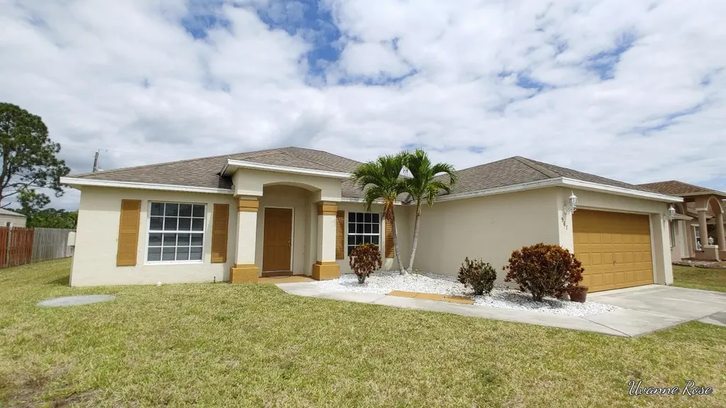 967 SW Connecticut Terrace Port St Lucie FL 34953