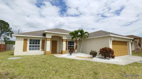 967 SW Connecticut Terrace Port St Lucie FL 34953
