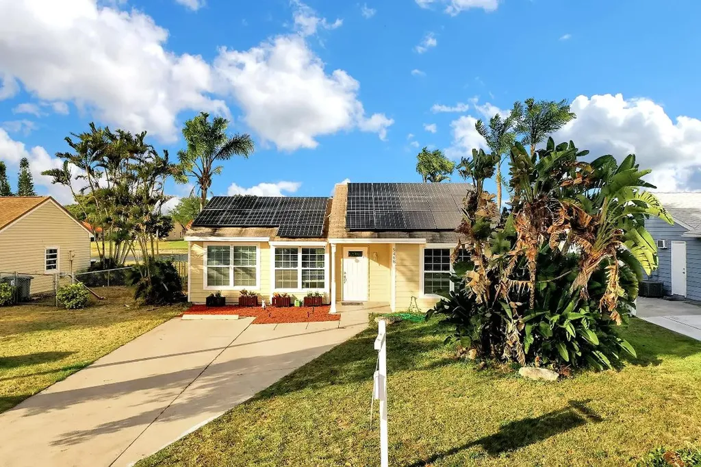5488 Courtney Circle Boynton Beach FL 33472