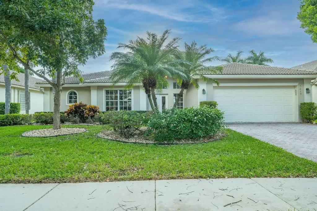 7629 Royale River Lane Lake Worth FL 33467