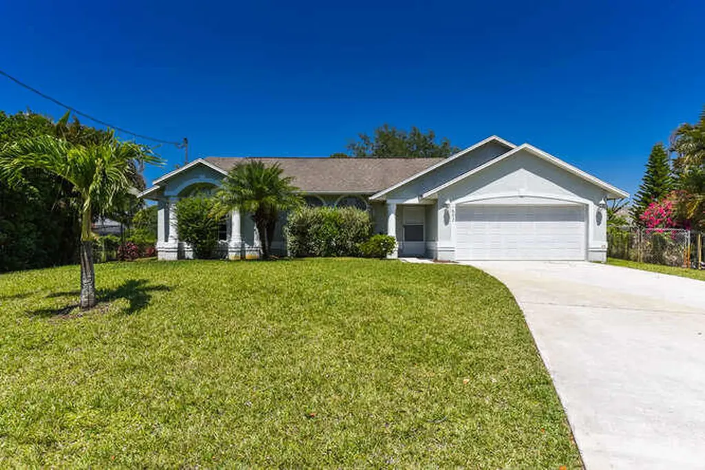 1602 SW Success Street Port St Lucie FL 34953