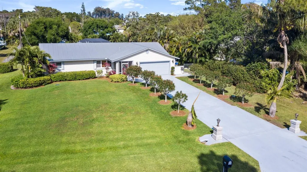 8357 SE Hazard Street Hobe Sound FL 33455