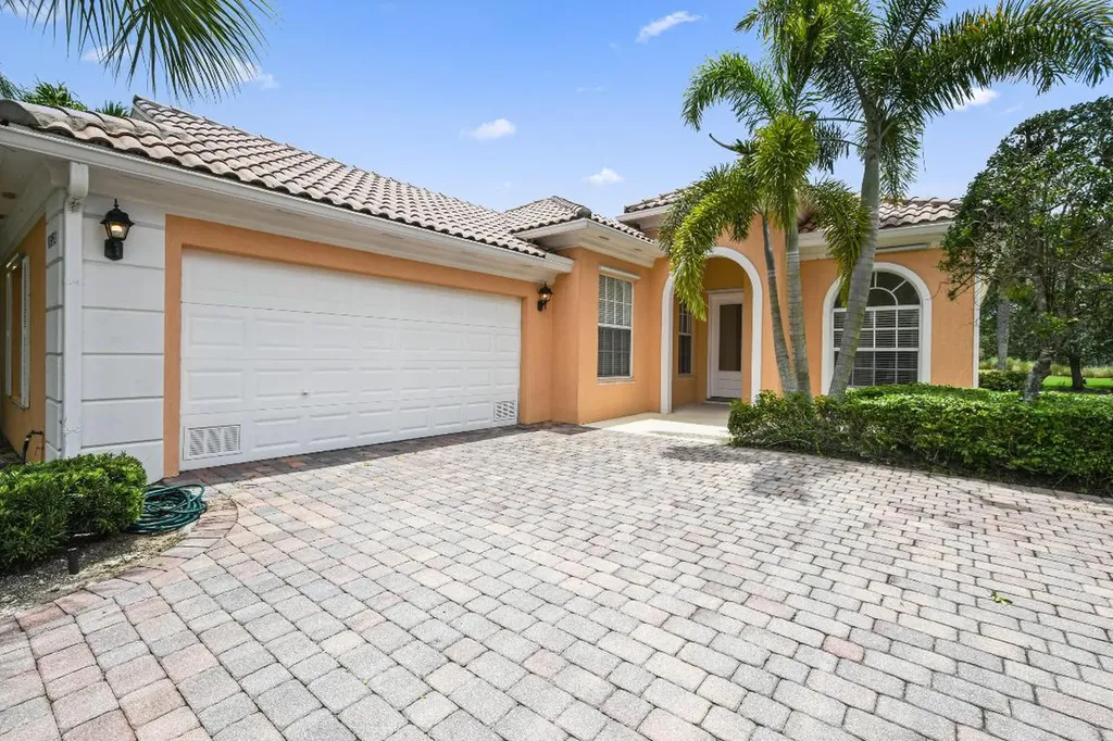 10950 SW Fall Creek Drive Port St Lucie FL 34987
