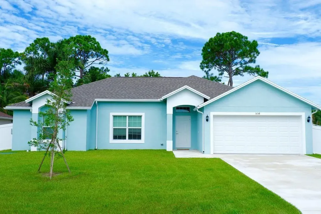 558 NW Colonial Street Port St Lucie FL 34983