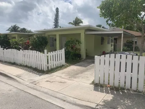 615 8th Avenue S Lake Worth Beach FL 33460