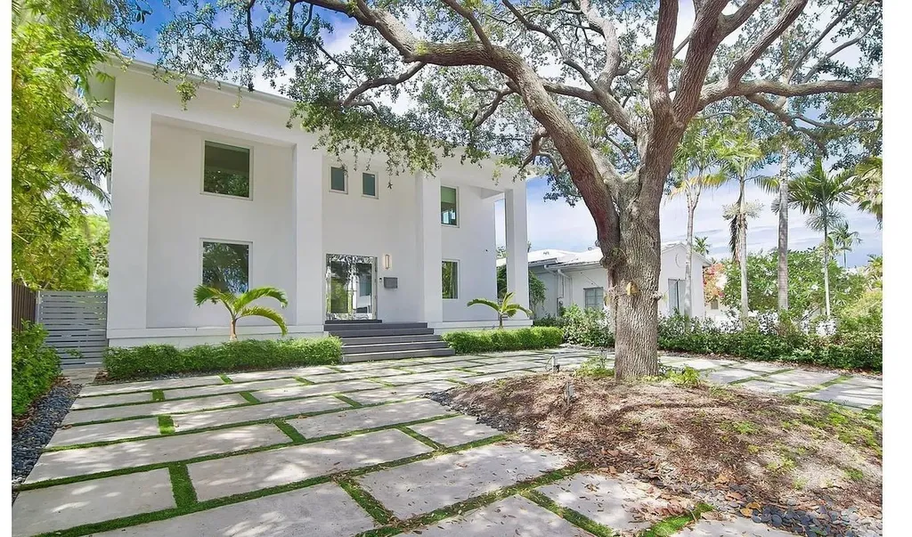 777 Lakeview Drive Miami Beach FL 33140