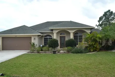 5824 NW Cullom Circle Port St Lucie FL 34986