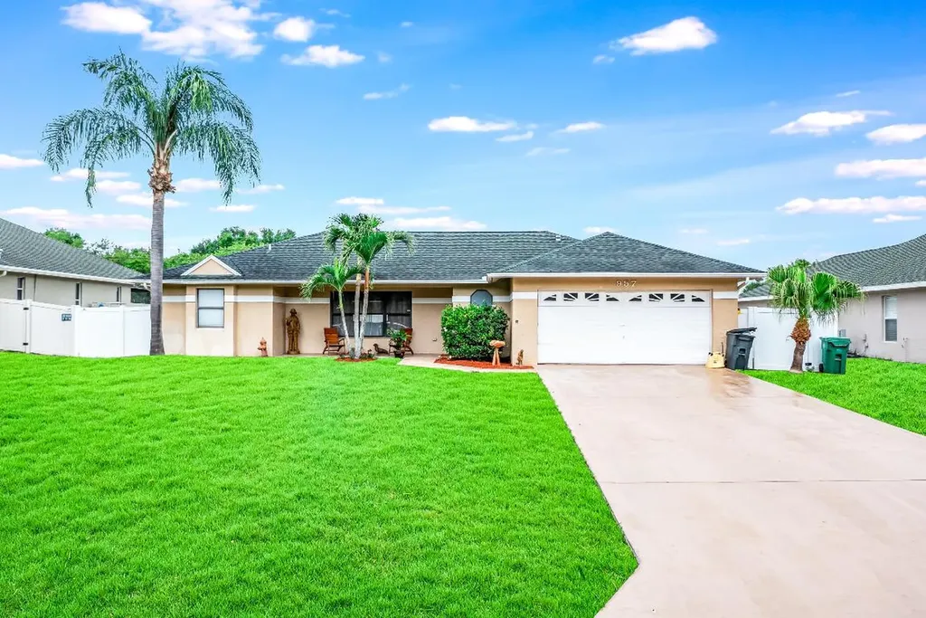 957 SW Jeremko Avenue Port St Lucie FL 34953