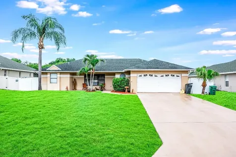 957 SW Jeremko Avenue Port St Lucie FL 34953