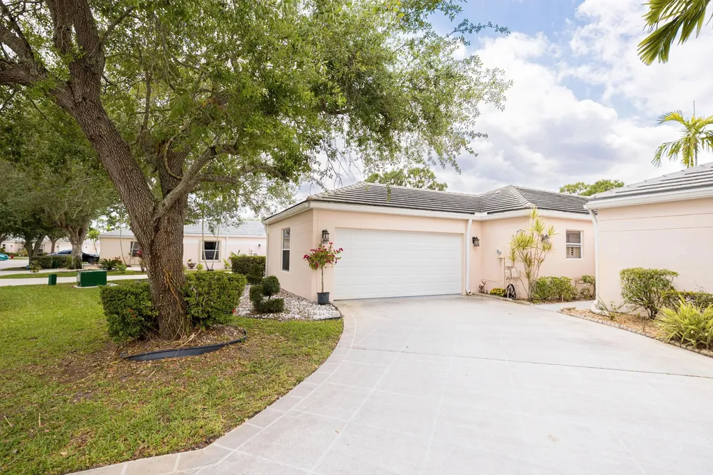 1078 Island Manor Drive Greenacres FL 33413