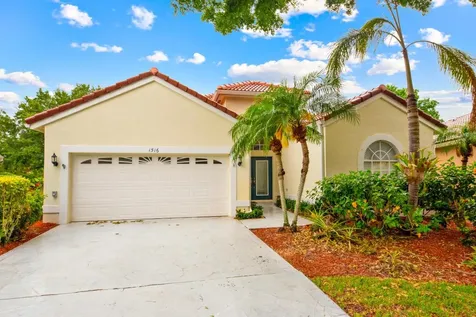 1516 SE Highland Court Port St Lucie FL 34952