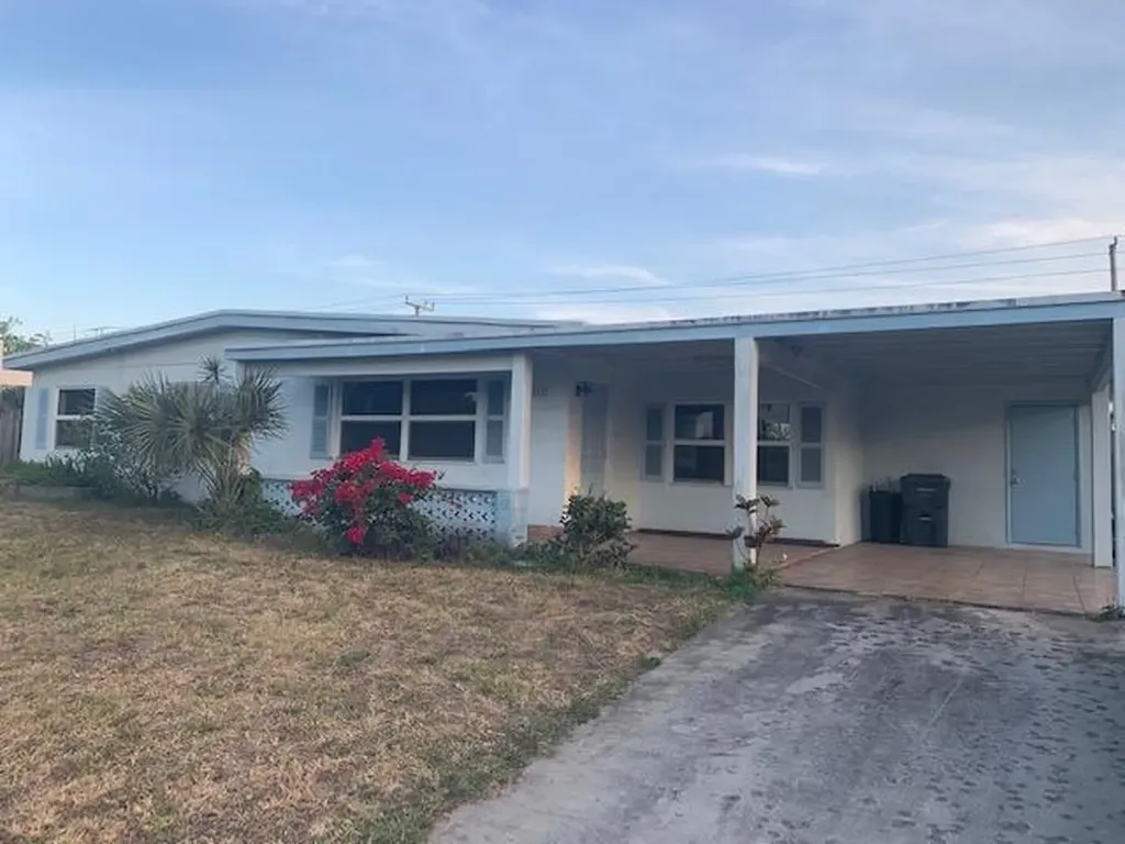 2111 Lake Bass Circle Lake Worth FL 33461