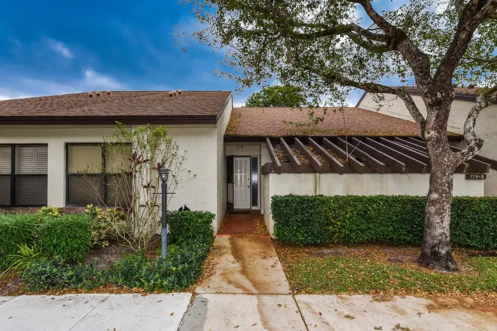 7710 Bend Way Lake Worth FL 33467