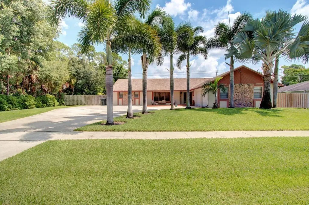 12289 Old Country Road N Wellington FL 33414