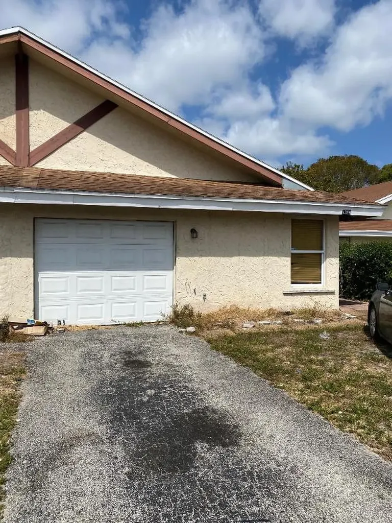 1324 SW 75th Avenue North Lauderdale FL 33068