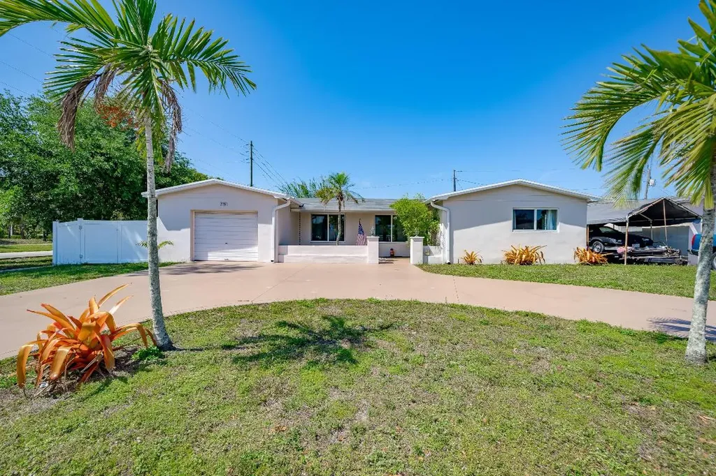 7191 SW 3rd Street Pembroke Pines FL 33023