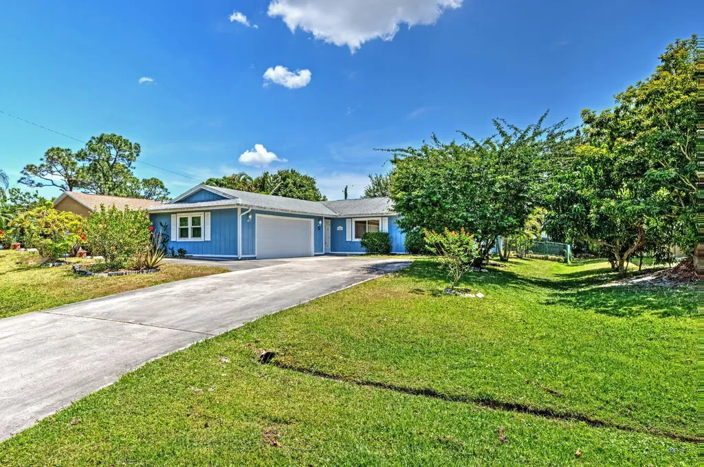 230 SW Starflower Avenue Port St Lucie FL 34984