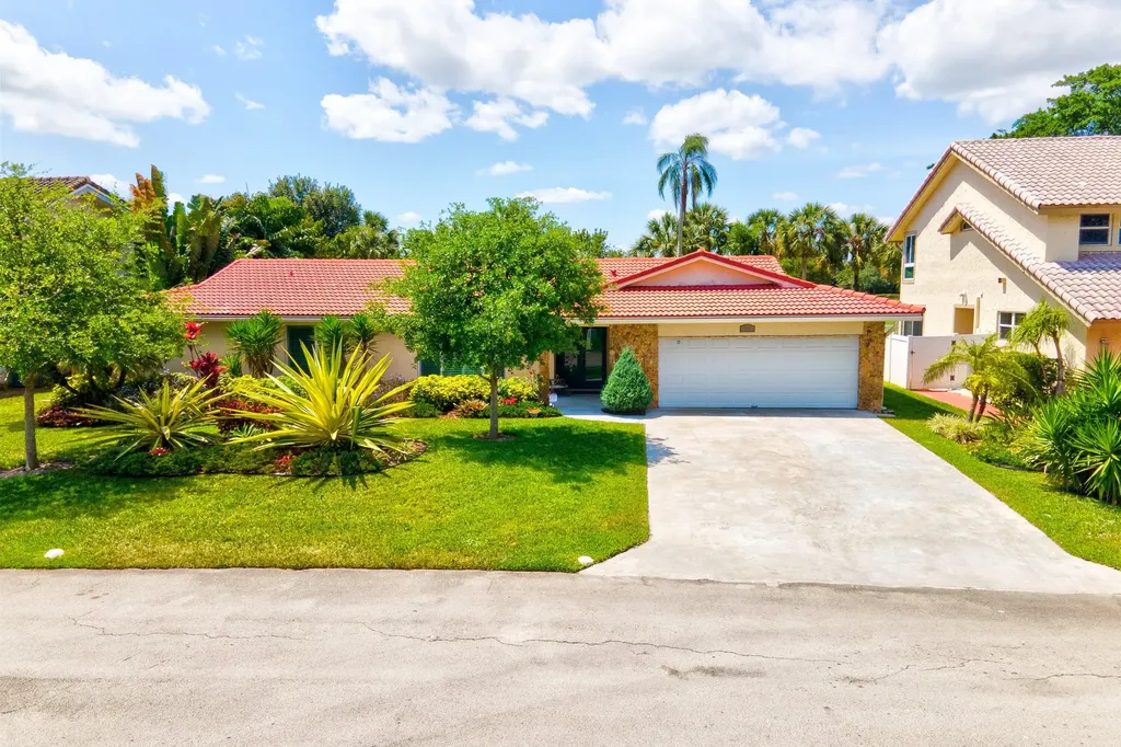 441 W Lake Dasha Drive Plantation FL 33324