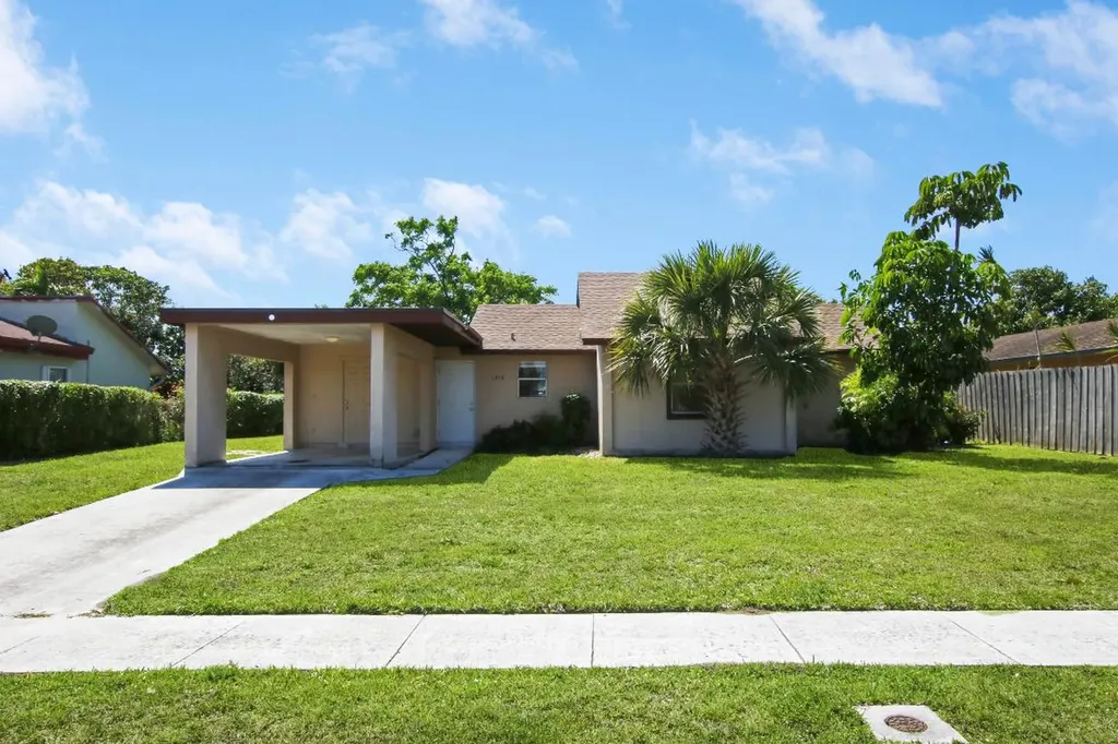 1313 Westside Way Royal Palm Beach FL 33411
