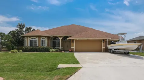 5920 NW Batchelor Terrace Port St Lucie FL 34986