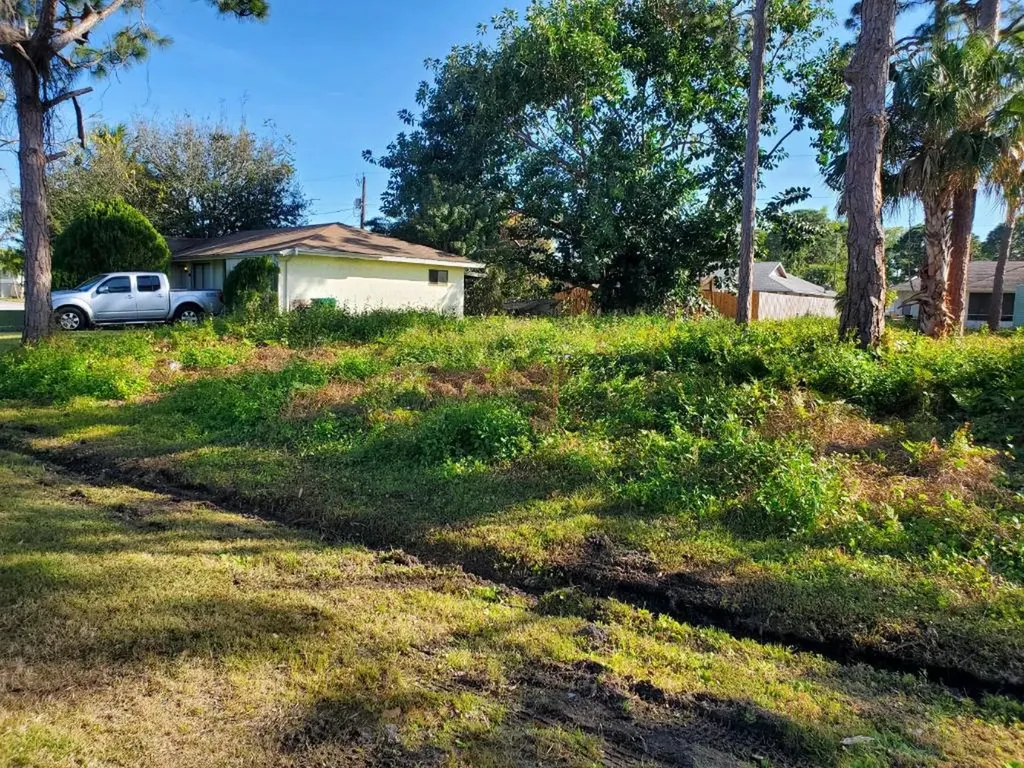 2286 SE Gaslight Street Port St Lucie FL 34952